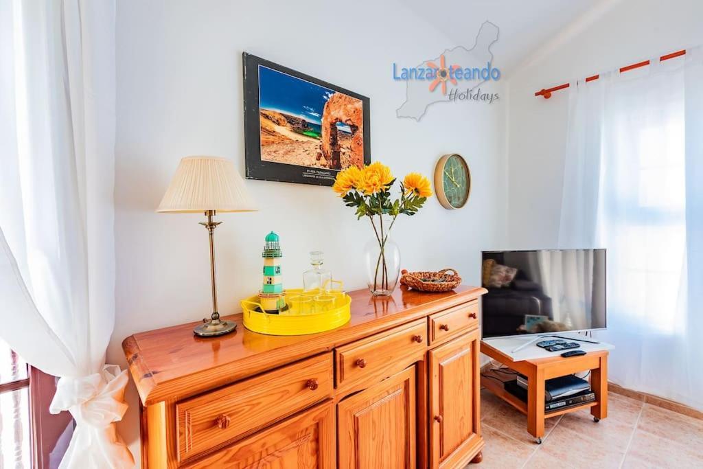 Casita El Faro En Playa Bastian Aircon In The Bedrooms Vv Costa Teguise Eksteriør bilde